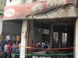 दुकान में आग