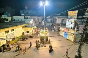 संभल में तनावपूर्ण शांति